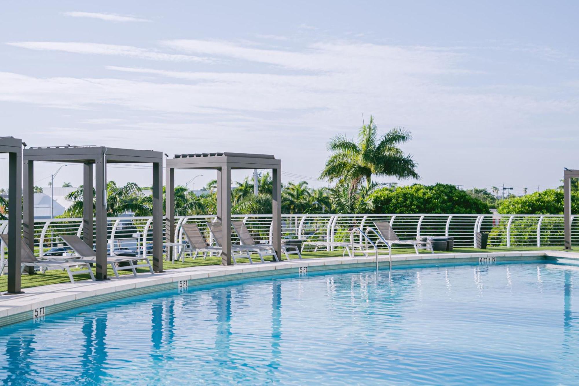 Nuvo Suites Hotel - Miami Doral Sweetwater Exterior photo
